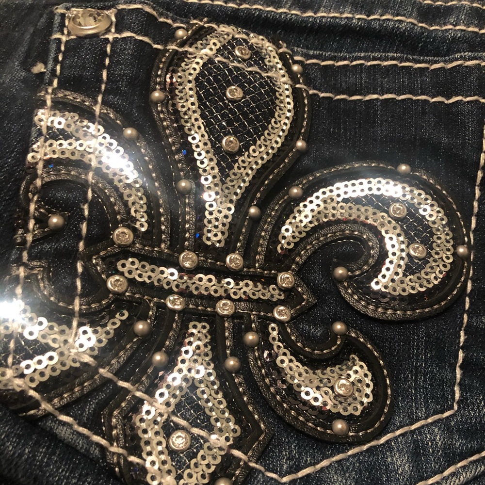 Size 25 Miss Me Jeans - Fleur Boot Cut